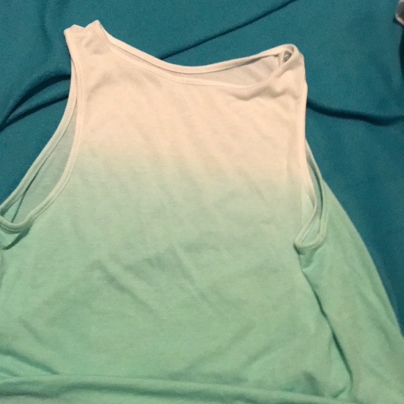 crop top no sleeves - Picture 2 of 2